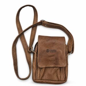 Vintage Bloed Broers-pet met gegraveerde leerinsetsel